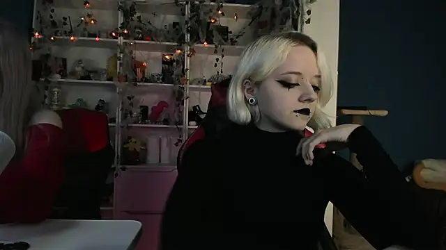 Holy Mistress S online show from 31, 10, 2025