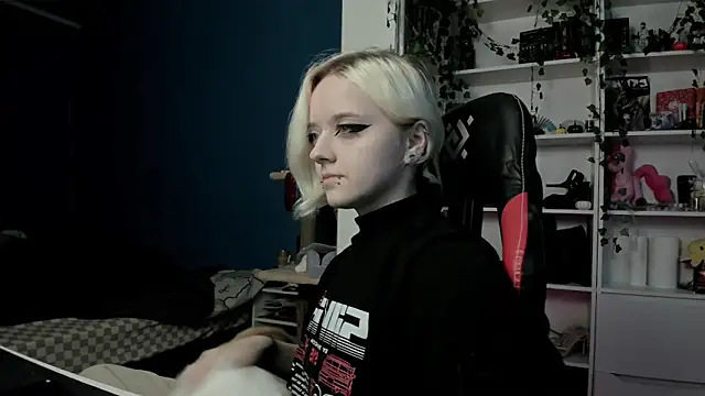 Holy Mistress S online show from 5, 11, 2025