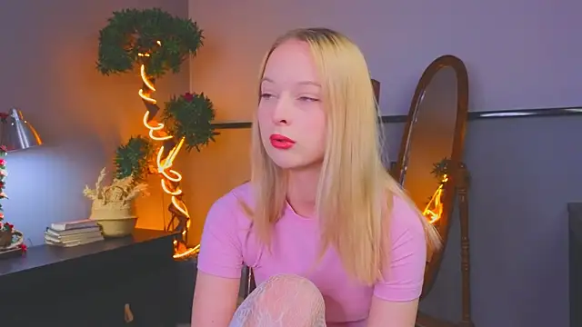 YungLyssy online show from 16, 12, 2025