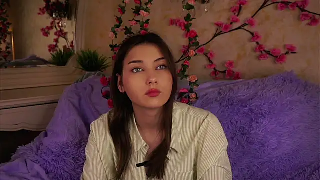 Snapshot of KateCahee chatting on 10, 11, 2025 KateCahee online show from 10, 11, 2025