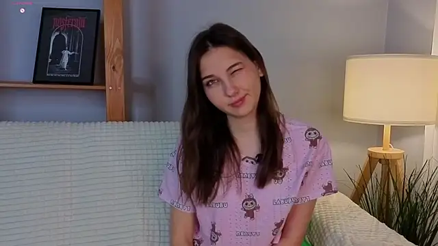 Snapshot of KateCahee chatting on 25, 11, 2025 KateCahee online show from 25, 11, 2025