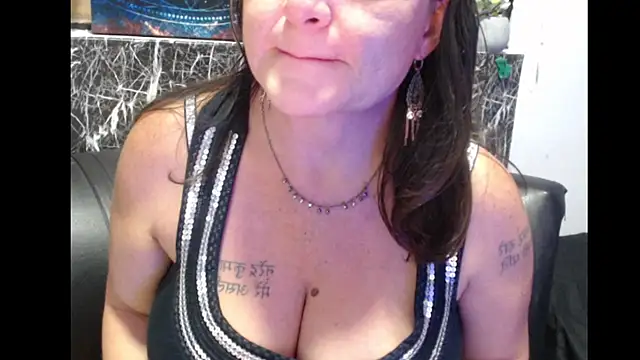 Snapshot of Debora_Cienfuegos25 chatting on 19, 12, 2025 Debora Cienfuegos25 online show from 19, 12, 2025