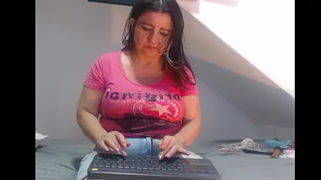 Snapshot of Debora_Cienfuegos25 chatting on 22, 2, 2026 Debora Cienfuegos25 online show from 22, 2, 2026