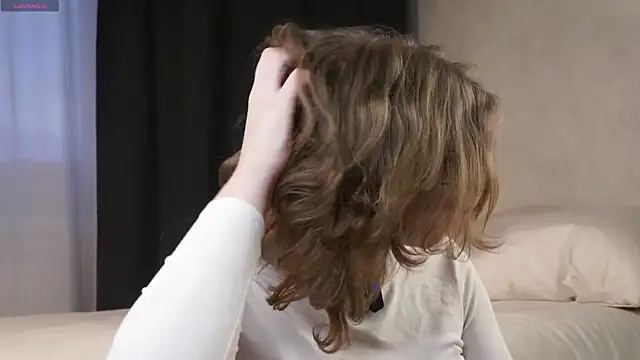 Snapshot of MelodyBaur chatting on 6, 4, 2026 MelodyBaur online show from 6, 4, 2026