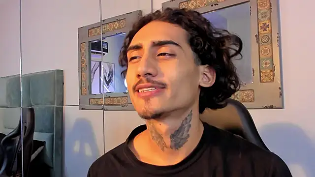 Snapshot of Mr_Strike chatting on 31, 10, 2025 Mr Strike online show from 31, 10, 2025