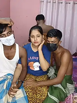 Snapshot of CoupleShow_432 chatting on 25, 6, 2026 CoupleShow 432 online show from 25, 6, 2026