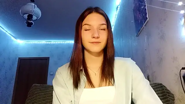 Snapshot of Beauty_miIa chatting on 22, 10, 2025 Beauty miIa online show from 22, 10, 2025