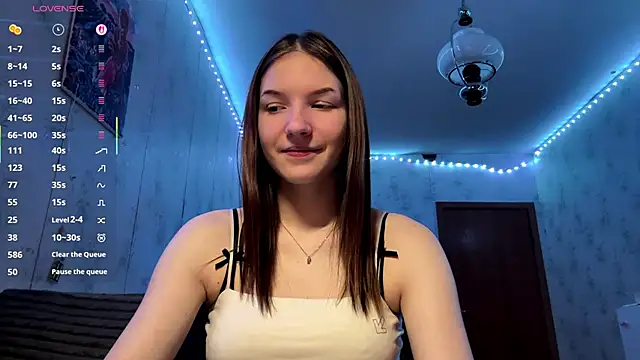 Snapshot of Beauty_miIa chatting on 16, 12, 2025 Beauty miIa online show from 16, 12, 2025