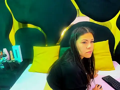 Snapshot of Gianna_Johnson chatting on 4, 12, 2025 Gianna Johnson online show from 4, 12, 2025