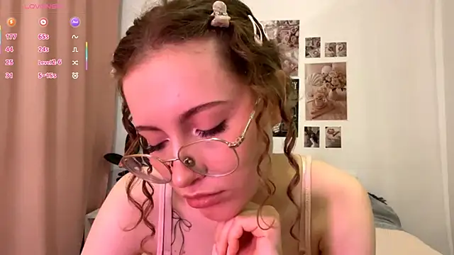 Kira Sanders online show from 23, 11, 2025