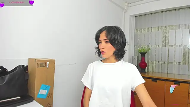 Snapshot of chloehanna chatting on 16, 11, 2025 chloehanna online show from 16, 11, 2025