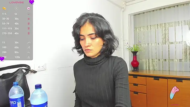 Snapshot of chloehanna chatting on 24, 11, 2025 chloehanna online show from 24, 11, 2025