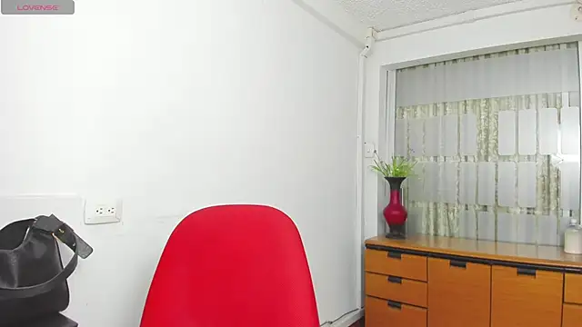 Snapshot of chloehanna chatting on 25, 11, 2025 chloehanna online show from 25, 11, 2025