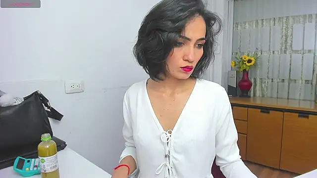 Snapshot of chloehanna chatting on 15, 12, 2025 chloehanna online show from 15, 12, 2025