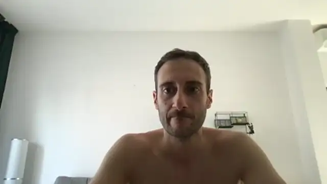Snapshot of LukaShyGuy chatting on 1, 6, 2026 LukaShyGuy online show from 1, 6, 2026