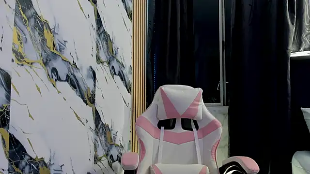 Snapshot of Scarlet_DLuce chatting on 7, 11, 2025 Scarlet DLuce online show from 7, 11, 2025