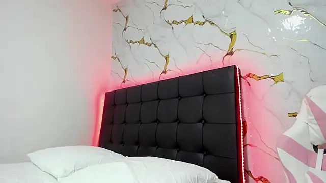 Scarlet DLuce online show from 10, 4, 2026