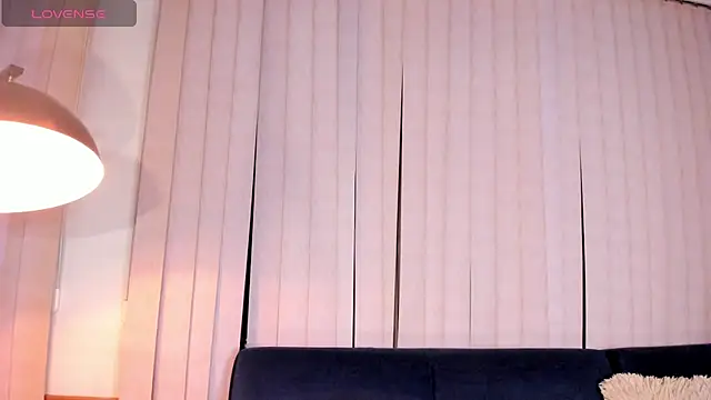 Snapshot of kendra_crow chatting on 13, 11, 2025 kendra crow online show from 13, 11, 2025