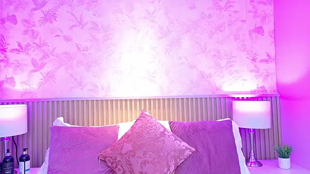 AdelineJhones online show from 31, 10, 2025