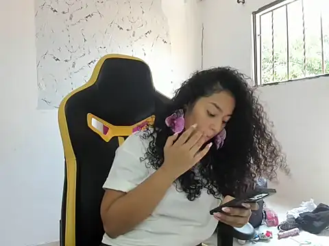 Snapshot of emily_stars1 chatting on 9, 2, 2026 emily stars1 online show from 9, 2, 2026