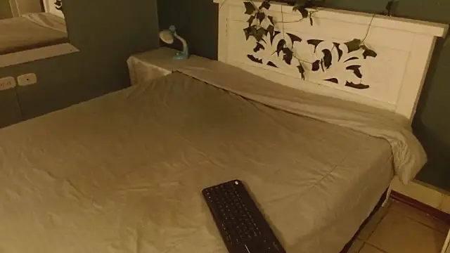 Snapshot of Samantha__Benet chatting on 18, 11, 2025 Samantha Benet online show from 18, 11, 2025