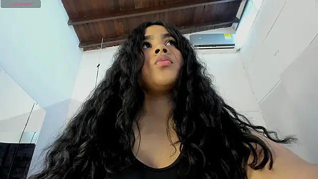 EmmadaSilva online show from 5, 3, 2026