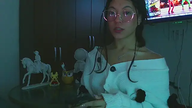 Snapshot of LissyM chatting on 11, 11, 2025 LissyM online show from 11, 11, 2025