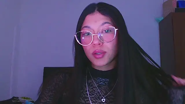 Snapshot of LissyM chatting on 13, 11, 2025 LissyM online show from 13, 11, 2025