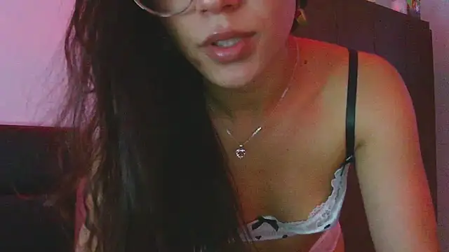 Snapshot of LissyM chatting on 16, 12, 2025 LissyM online show from 16, 12, 2025