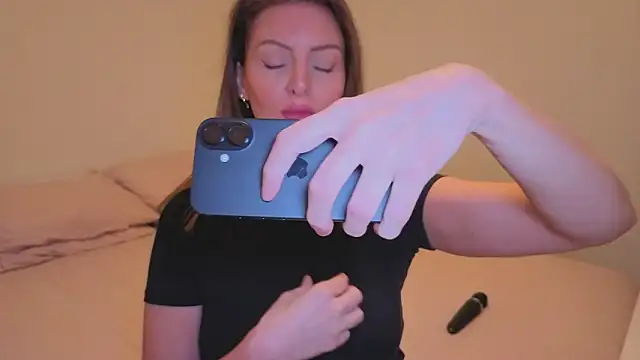 Lovelavender  online show from 17, 3, 2026