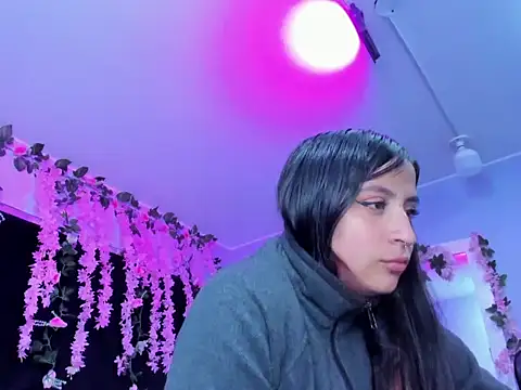 Gabyy Cooper  online show from 7, 2, 2026