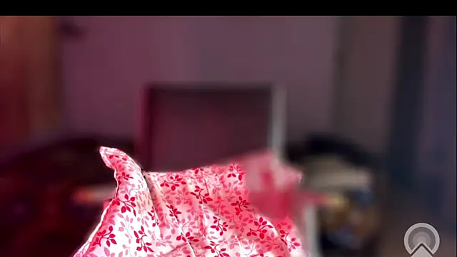 Snapshot of GiggleNGrind chatting on 13, 11, 2025 GiggleNGrind online show from 13, 11, 2025