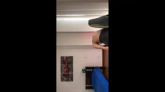 Snapshot of JUSTIN_JHONS chatting on 26, 11, 2025 JUSTIN JHONS online show from 26, 11, 2025