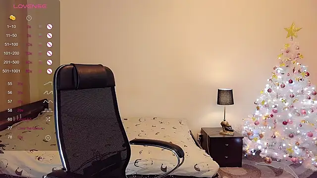 Snapshot of GwenSummers chatting on 9, 12, 2024 GwenSummers online show from 9, 12, 2024