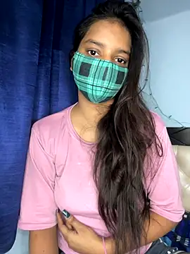 Snapshot of Cute_Marina chatting on 5, 11, 2025 Cute Marina online show from 5, 11, 2025