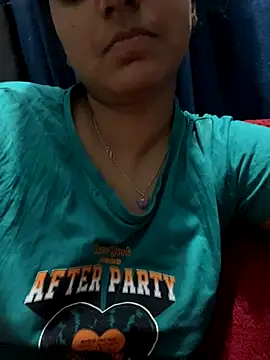 Snapshot of Cute_Marina chatting on 22, 11, 2025 Cute Marina online show from 22, 11, 2025