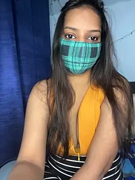 Snapshot of Cute_Marina chatting on 4, 12, 2025 Cute Marina online show from 4, 12, 2025