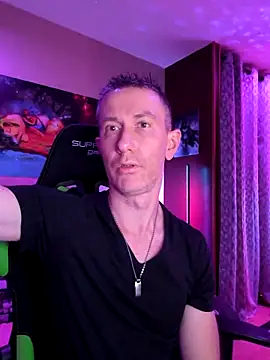 Snapshot of Gamerinleather chatting on 27, 10, 2025 Gamerinleather online show from 27, 10, 2025