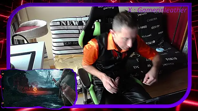 Snapshot of Gamerinleather chatting on 15, 11, 2025 Gamerinleather online show from 15, 11, 2025