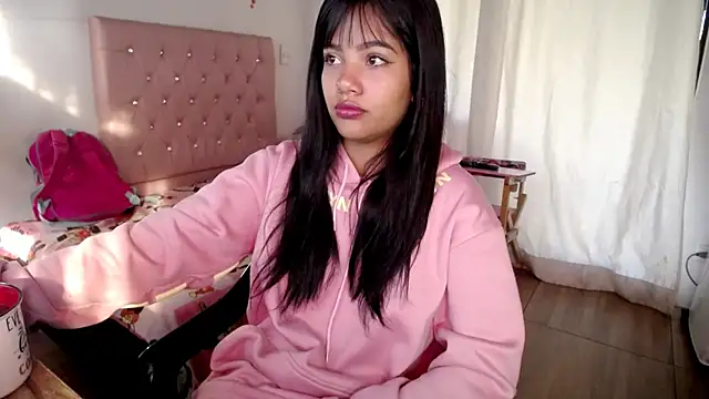 Snapshot of TaylorLight chatting on 26, 11, 2025 TaylorLight online show from 26, 11, 2025