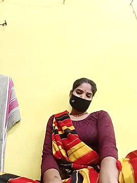 Snapshot of Shreya-750 chatting on 8, 11, 2025 Shreya-750 online show from 8, 11, 2025