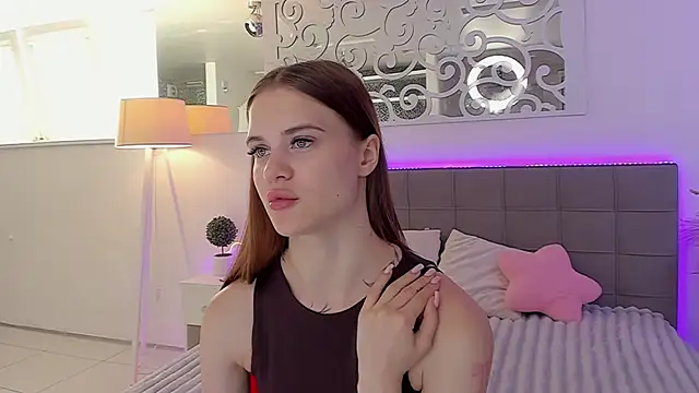 LuisaClover online show from 30, 6, 2026