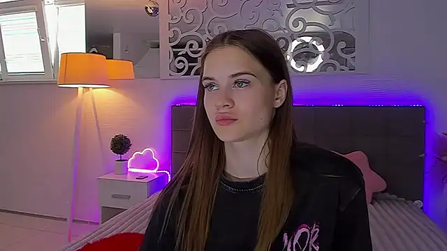 LuisaClover online show from 7, 7, 2026
