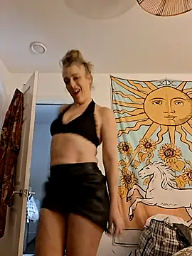 Raven Fantastic online show from 2, 11, 2025