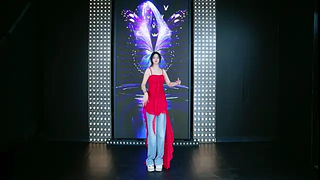 Snapshot of U1-mmm chatting on 30, 10, 2025 U1-mmm online show from 30, 10, 2025