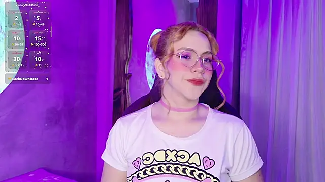 Snapshot of sussiestrawberry chatting on 12, 11, 2025 sussiestrawberry online show from 12, 11, 2025