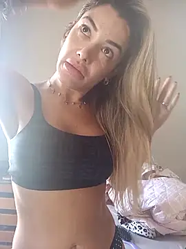 Snapshot of DESIRIE0609 chatting on 6, 11, 2025 DESIRIE0609 online show from 6, 11, 2025