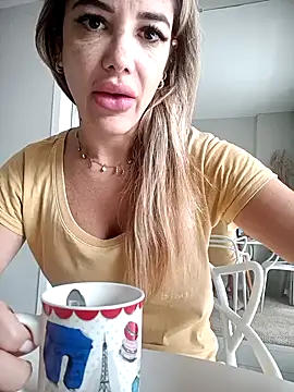 Snapshot of DESIRIE0609 chatting on 26, 11, 2025 DESIRIE0609 online show from 26, 11, 2025