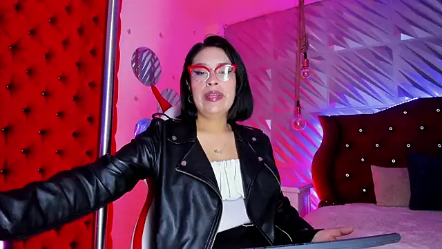 Roxanne Han online show from 13, 5, 2026