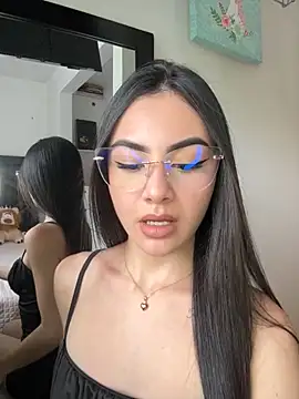 IslaCole online show from 5, 11, 2025